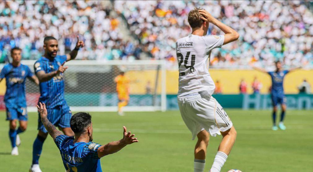 世俱杯1-1爆冷！皇马新月轰32脚战平！阿隆索无缘首胜，C罗没说错的简单介绍